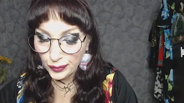 Snapshot of Aziza1 chatting on November 22, 2025, 1:10 pm Aziza1 online show from November 22, 2025, 1:10 pm