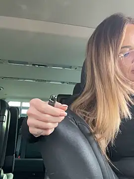 Etwas neugierig online show from March 2, 2026, 3:30 pm