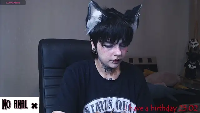 Snapshot of Dark__Elf chatting on February 2, 2025, 10:17 pm Dark Elf online show from February 2, 2025, 10:17 pm