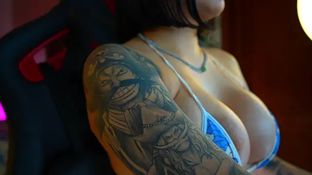 Snapshot of ambarEvans chatting on December 6, 2024, 1:51 am ambarEvans online show from December 6, 2024, 1:51 am