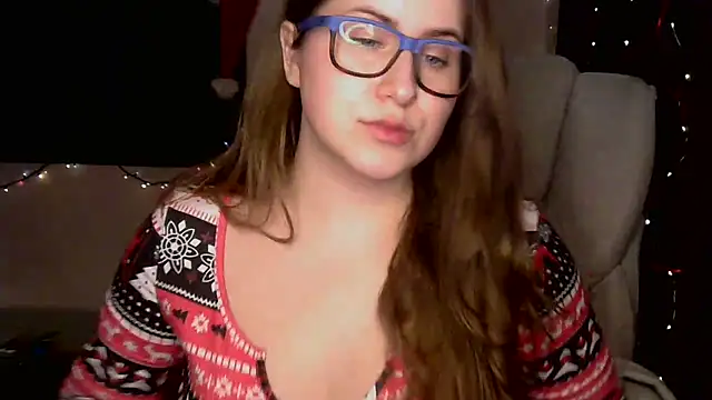 Snapshot of SeasonalSomeone chatting on January 6, 2026, 10:56 pm SeasonalSomeone online show from January 6, 2026, 10:56 pm