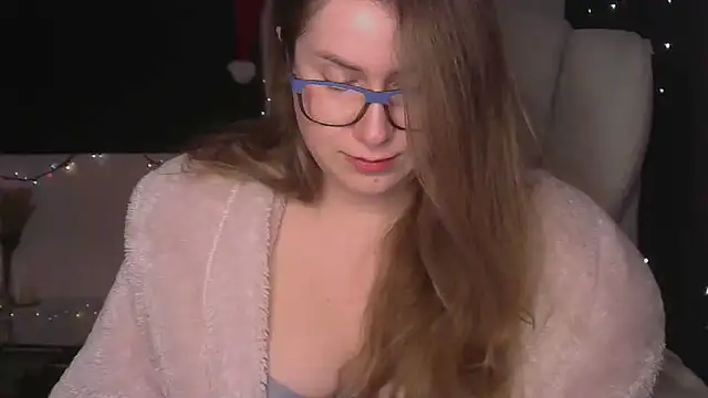 Snapshot of SeasonalSomeone chatting on January 14, 2026, 11:42 pm SeasonalSomeone online show from January 14, 2026, 11:42 pm