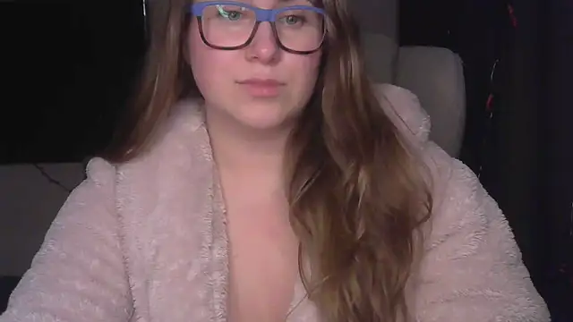 Snapshot of SeasonalSomeone chatting on February 11, 2026, 4:45 pm SeasonalSomeone online show from February 11, 2026, 4:45 pm