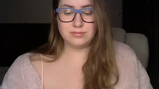 Snapshot of SeasonalSomeone chatting on February 14, 2026, 10:39 pm SeasonalSomeone online show from February 14, 2026, 10:39 pm