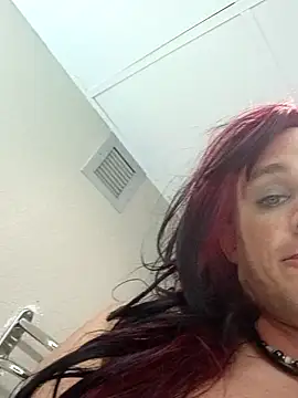Snapshot of MaddyC6992 chatting on June 20, 2026, 2:42 pm MaddyC6992 online show from June 20, 2026, 2:42 pm