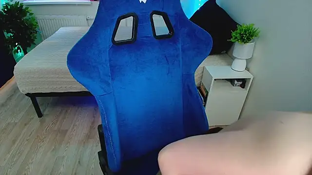 Snapshot of CranberryHot chatting on October 1, 2025, 1:50 pm CranberryHot online show from October 1, 2025, 1:50 pm