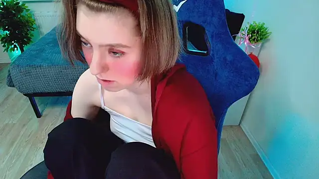 Snapshot of CranberryHot chatting on October 28, 2025, 12:52 pm CranberryHot online show from October 28, 2025, 12:52 pm