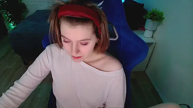 Snapshot of CranberryHot chatting on December 15, 2025, 2:16 am CranberryHot online show from December 15, 2025, 2:16 am