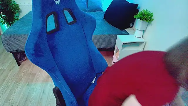 CranberryHot online show from December 21, 2025, 9:38 am