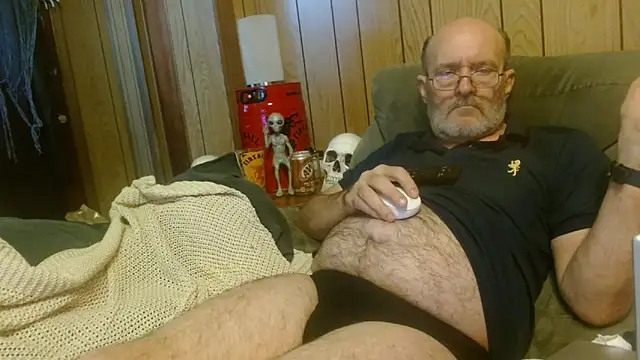 snickers1 online show from September 14, 2025, 1:43 pm