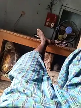 Snapshot of rohanhotguy chatting on November 27, 2025, 10:06 am rohanhotguy online show from November 27, 2025, 10:06 am