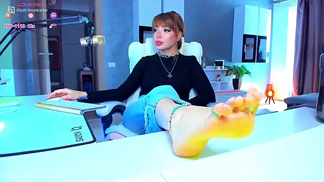 Miss kay1111 online show from July 15, 2026, 2:11 pm