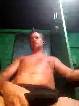 Snapshot of Alvaro2017 chatting on February 3, 2025, 12:15 am Alvaro2017 online show from February 3, 2025, 12:15 am