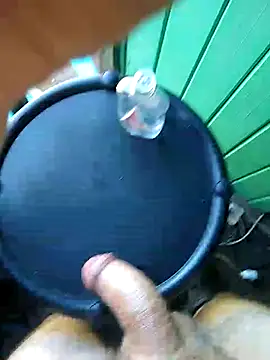 Snapshot of Alvaro2017 chatting on November 26, 2025, 1:34 pm Alvaro2017 online show from November 26, 2025, 1:34 pm