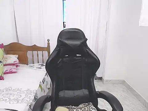 Snapshot of yeslluisa chatting on November 2, 2025, 3:58 pm yeslluisa online show from November 2, 2025, 3:58 pm