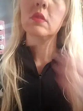 Snapshot of Mllesha74000 chatting on November 26, 2025, 2:18 pm Mllesha74000 online show from November 26, 2025, 2:18 pm