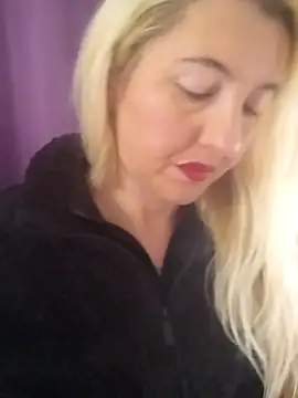 Snapshot of Mllesha74000 chatting on December 5, 2025, 1:42 pm Mllesha74000 online show from December 5, 2025, 1:42 pm