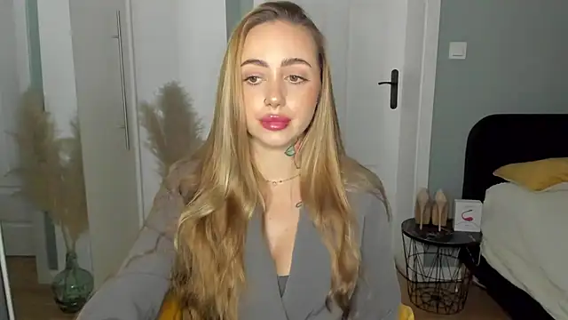 sexyCoralie online show from March 29, 2026, 12:05 pm