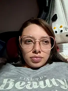 Snapshot of linda-schmidt chatting on November 3, 2025, 3:52 am linda-schmidt online show from November 3, 2025, 3:52 am