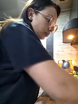 Snapshot of linda-schmidt chatting on November 4, 2025, 11:15 pm linda-schmidt online show from November 4, 2025, 11:15 pm