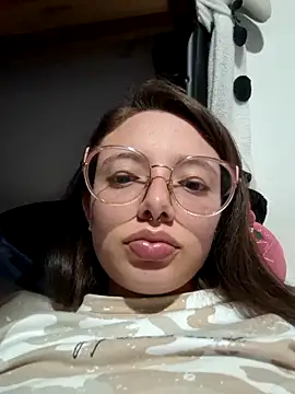 Snapshot of linda-schmidt chatting on November 6, 2025, 3:40 am linda-schmidt online show from November 6, 2025, 3:40 am