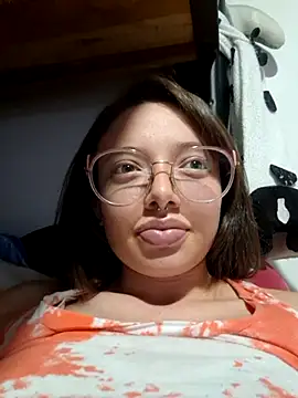 Snapshot of linda-schmidt chatting on November 15, 2025, 2:42 am linda-schmidt online show from November 15, 2025, 2:42 am