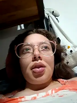 Snapshot of linda-schmidt chatting on November 18, 2025, 1:33 am linda-schmidt online show from November 18, 2025, 1:33 am