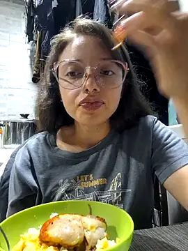 Snapshot of linda-schmidt chatting on November 19, 2025, 12:10 am linda-schmidt online show from November 19, 2025, 12:10 am