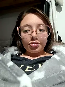 Snapshot of linda-schmidt chatting on November 30, 2025, 1:53 am linda-schmidt online show from November 30, 2025, 1:53 am