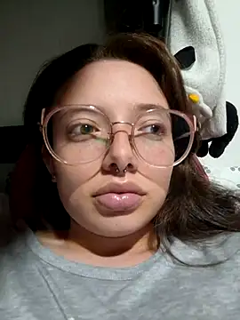 Snapshot of linda-schmidt chatting on December 4, 2025, 2:10 am linda-schmidt online show from December 4, 2025, 2:10 am