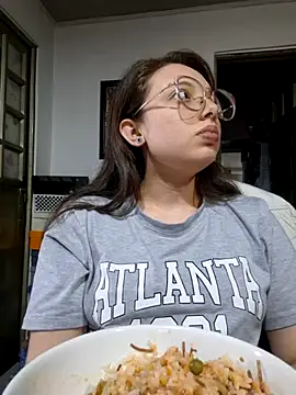 Snapshot of linda-schmidt chatting on December 4, 2025, 9:23 pm linda-schmidt online show from December 4, 2025, 9:23 pm