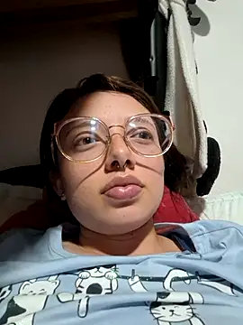 Snapshot of linda-schmidt chatting on December 15, 2025, 1:32 am linda-schmidt online show from December 15, 2025, 1:32 am