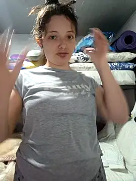 Snapshot of linda-schmidt chatting on December 17, 2025, 12:38 am linda-schmidt online show from December 17, 2025, 12:38 am