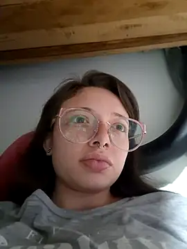 Snapshot of linda-schmidt chatting on December 19, 2025, 2:51 am linda-schmidt online show from December 19, 2025, 2:51 am