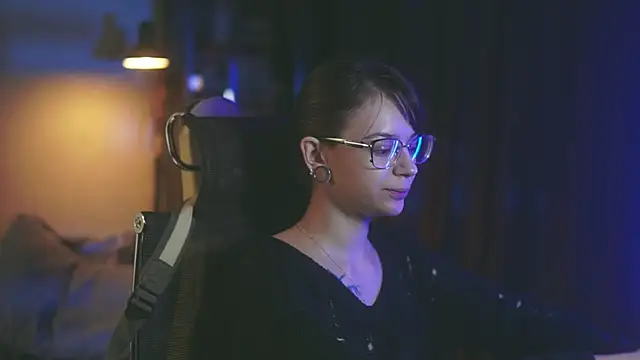 alyssa sweet online show from September 18, 2025, 3:52 am