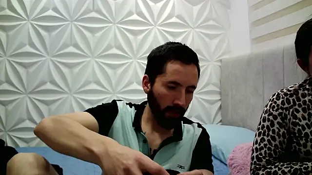 jerryandjessica online show from December 20, 2024, 6:29 am