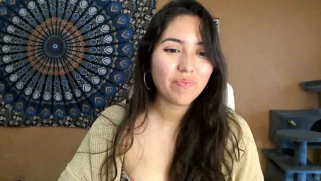 Snapshot of IntimateTales chatting on November 9, 2025, 8:34 am IntimateTales online show from November 9, 2025, 8:34 am