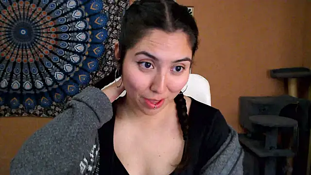 IntimateTales online show from November 19, 2025, 11:05 pm