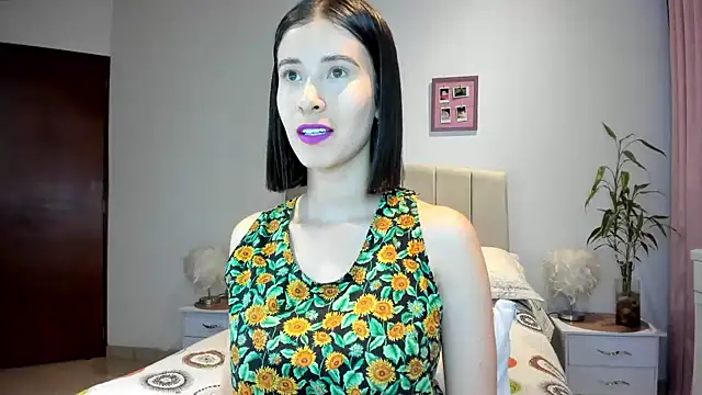 Snapshot of macarena_vallejo chatting on December 18, 2024, 2:53 am macarena vallejo online show from December 18, 2024, 2:53 am