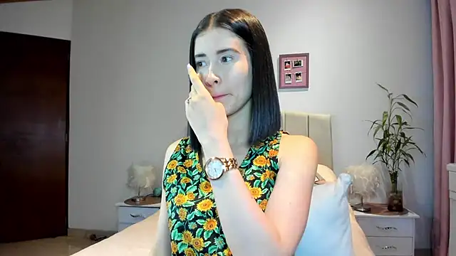 Snapshot of macarena_vallejo chatting on February 18, 2025, 1:54 am macarena vallejo online show from February 18, 2025, 1:54 am