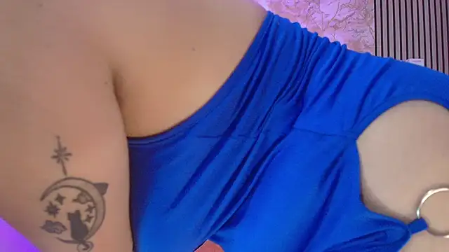 JuliRamirez online show from October 1, 2025, 12:44 pm