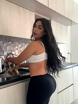 Snapshot of emma_andrew1 chatting on November 23, 2025, 7:57 pm emma andrew1 online show from November 23, 2025, 7:57 pm