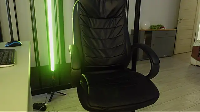 Snapshot of Tommy_Burnz chatting on January 9, 2025, 9:37 am Tommy Burnz online show from January 9, 2025, 9:37 am