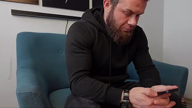 Snapshot of Tommy_Burnz chatting on February 12, 2025, 8:59 am Tommy Burnz online show from February 12, 2025, 8:59 am