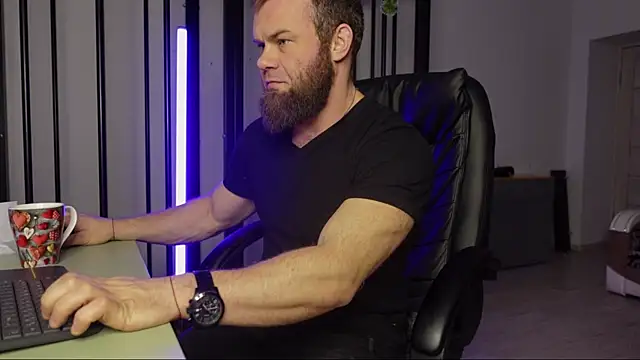 Snapshot of Tommy_Burnz chatting on February 13, 2025, 2:45 am Tommy Burnz online show from February 13, 2025, 2:45 am