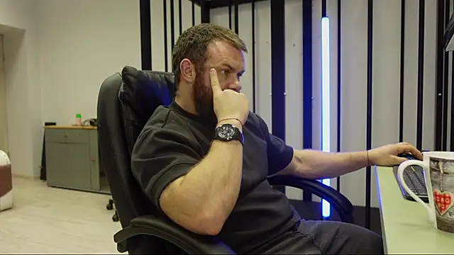 Snapshot of Tommy_Burnz chatting on February 27, 2025, 5:34 am Tommy Burnz online show from February 27, 2025, 5:34 am