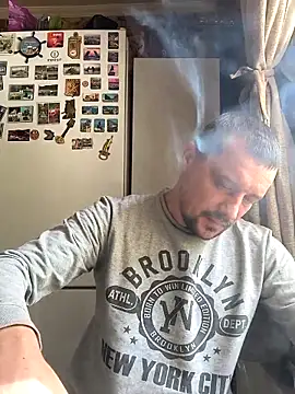 Snapshot of DanielOhCool chatting on September 16, 2025, 8:15 am DanielOhCool online show from September 16, 2025, 8:15 am