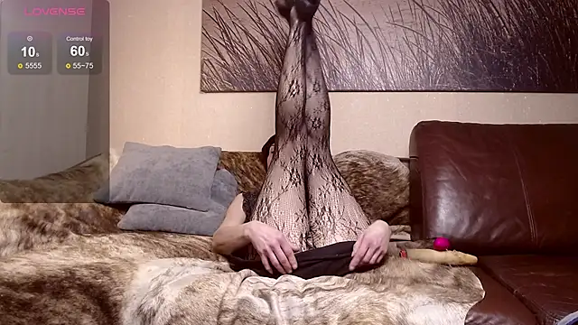 Snapshot of ElizabethLong chatting on February 2, 2026, 7:01 pm ElizabethLong online show from February 2, 2026, 7:01 pm