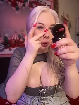 LaraHollywood online show from December 21, 2024, 7:24 am