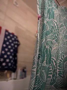 LaraHollywood online show from September 30, 2025, 6:07 am